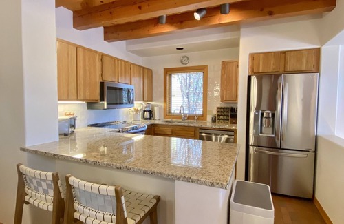 Nambe Pueblo Condo | Casa Alta Vista - private, quiet, glorious views, 7mi to town