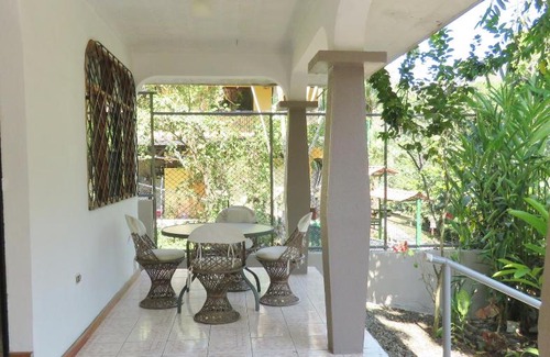 Valle Pura Vida House | Casa Amiga