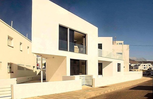 Arrieta Apartment | CASA ANCLADA BAJA in Playa de Arrieta