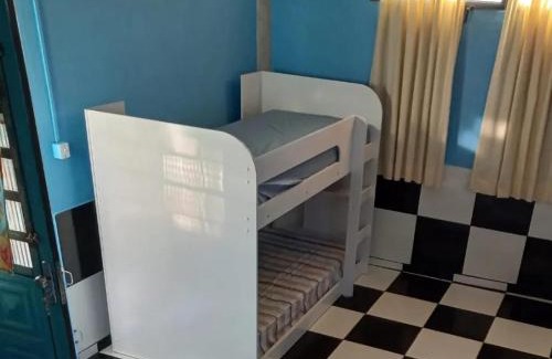 Alto Paraiso de Goias House | Casa Arco Íris no Centro com Varanda