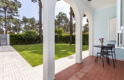 Charneca de Caparica e Sobreda House | CASA AROEIRA - Beach bungalow near Lisbon