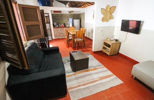 Canoa Quebrada House | Casa Azul - Aconchego na Broadway a Poucos Metros da Praia