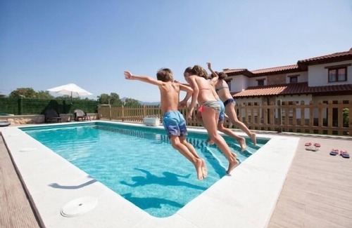 San Martin de Bada Cottage | CASA BADIMIA 8 + 4PLAZAS views of the peaks of europe