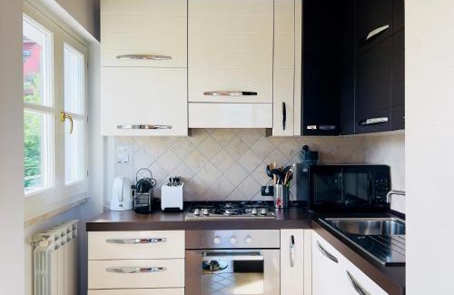 Porto Valtravaglia Apartment | Casa Belvedere