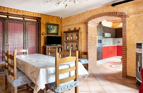 Farigliano Villa | Casa Belvedere with Private Terrace, Garden, A/C & Wi-Fi