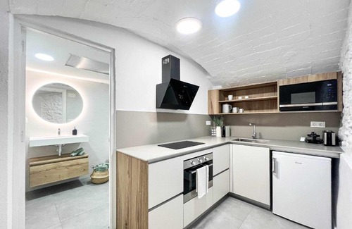 Besalu Apartment | Casa Besalú - Estudio en el centro del pueblo