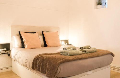 Besalu Apartment | Casa Besalú - Estudio en el centro del pueblo