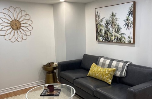 Brampton House | Casa Boho | Bohemian Suite with Hot Tub.