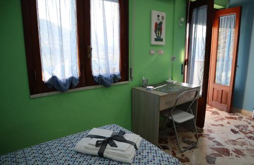 San Mauro Castelverde House | Casa Borgo Borrello