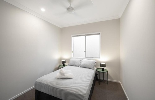 Griffin House | Casa Callistemon - Cute & Cosy Suburban Escape 10 min from North Lake Westfield