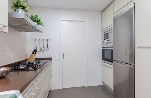 La Salut Apartment | Casa Camelies apartment close to Park Guell - FREE WIFI