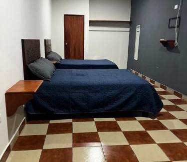 Ciudad Valles Apartment | Casa Camino Real, Habitación 1, Baño privado, Cafetera Escritorio
