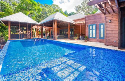Lawson Rock House | Casa Catarata home
