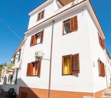 Ustica Apartment | Casa Centro Storico by Cottage sul Mare