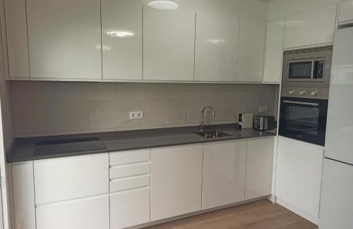 Sagunto House | Casa cerca de la playa con patio y garaje privado