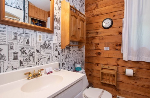 Hammondsport Cottage | Casa Ciarla: "Stunning Lake Views - Right Off Keuka Lake Wine Trail!"