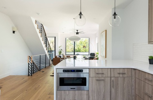 Whittier House | *Casa Clem* Modern, Clean, Luxury Townhome, Walk to Pearl St. w/Flatiron Views!