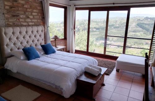 Villa de Leyva House | casa colores de la montaña