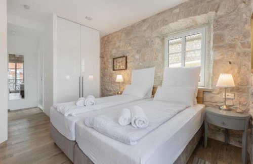 Makarska Old Town House | Casa Columba - 4 Star Design Boutique Hotel with Outdoor Pool & Private Garden