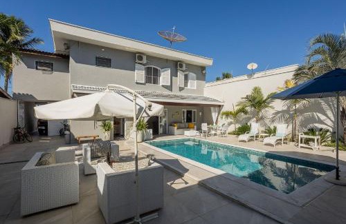 Indaia House | Casa com área gourmet e piscina na praia do Indaiá