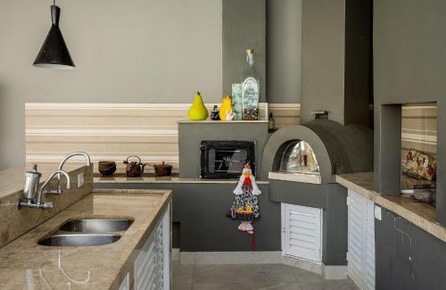 Indaia House | Casa com área gourmet e piscina na praia do Indaiá