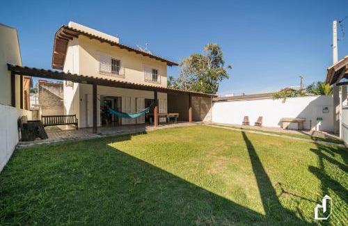 Canto Grande House | Casa com 03 dormitórios climatizados com berço