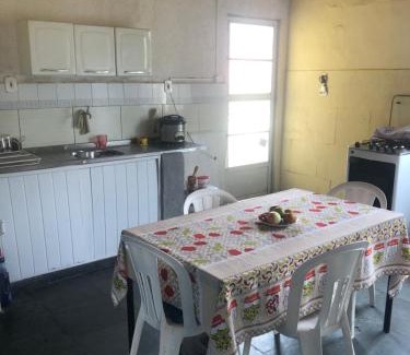 Sao Cristovao House | Casa com 2 quartos e quintal grande