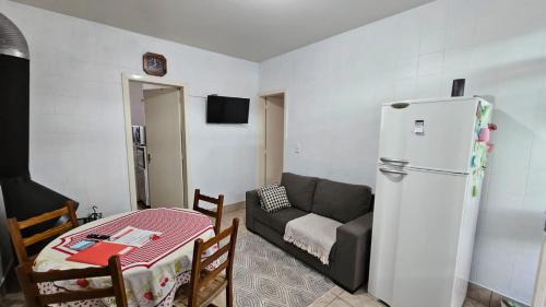 Fenavinho House | Casa com Lareira e Ar Condicionado Bem Localizada