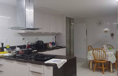 Pouso Alegre Buraquinho House | Casa com Piscina a 50 m da Praia