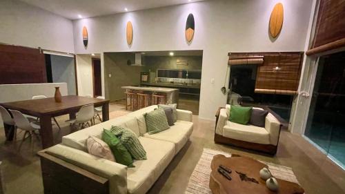 Morro de Sao Paulo House | Casa com Piscina, 3 Suites, sala de estar e cozinha completa