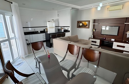 Indaia House | Casa com piscina em Bertioga 1