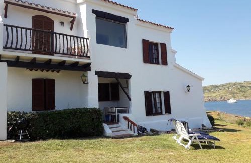 Fornells Apartment | Casa con jardin ,vistas al mar y atardecer en Playas de Fornells