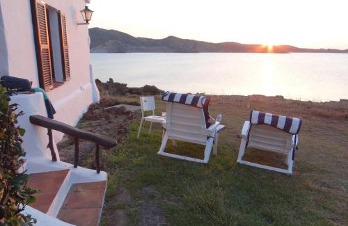 Fornells Apartment | Casa con jardin ,vistas al mar y atardecer en Playas de Fornells