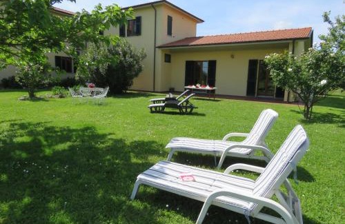Ameglia Apartment | Casa con piscina campo da tennis vicino al mare e alle Cinque Terre
