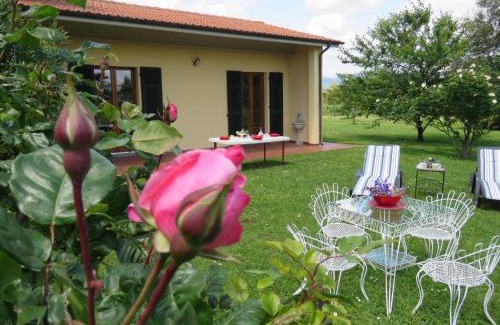 Ameglia Apartment | Casa con piscina campo da tennis vicino al mare e alle Cinque Terre