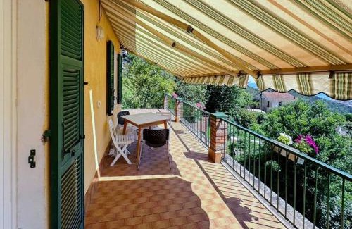 Varazze Apartment | Casa con terrazza nel verde