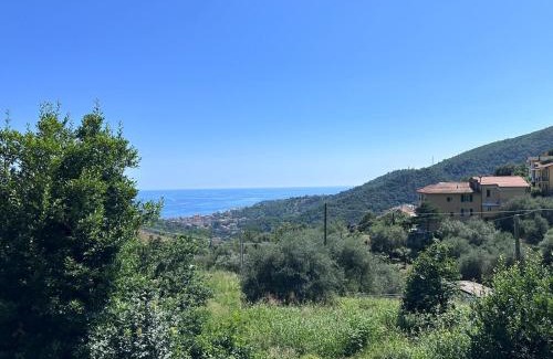 Varazze Apartment | Casa con terrazza nel verde
