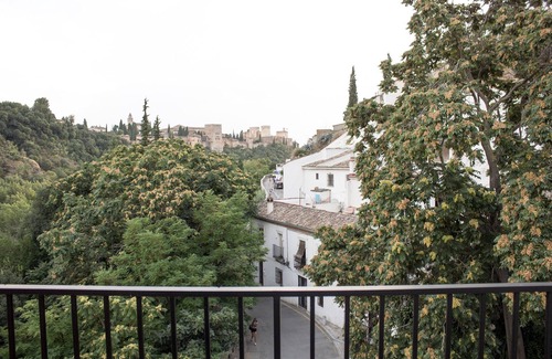 Beiro House | Casa Cueva. 3 Habitaciones, 6 Personas, 2 Terrazas, Vistas a la Alhambra