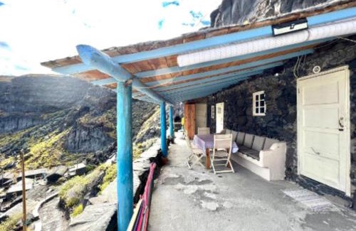 Valverde House | Casa Cueva con Vistas Panorámicas al Mar y BBQ