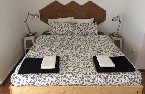 Sao Bartolomeu Cottage | Casa da Amendoeira - King studio with sofa bed