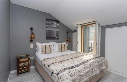 Sesimbra House | Casa da Praça Guest House