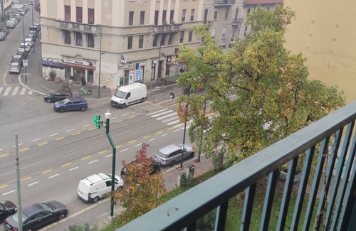 Milan Apartment | Casa Daniela: cozy high floor apartment in San Siro with breakfast