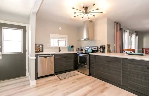 Rancho Oakey House | Casa Darmak~Modern design~Comfortable living