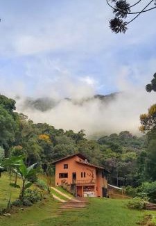 Aiuruoca House | Casa das Araucárias, no Vale do Matutu, Aiuruoca-MG