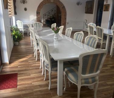 Curatele House | Casa David 13D