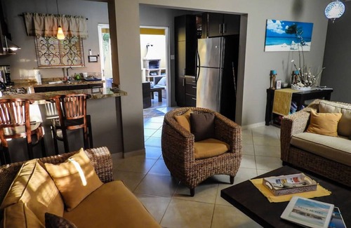 Boegoeroei Villa | Casa De Aruba - Private Pool Minutes From Beach