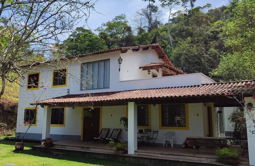 Silva Jardim House | Casa de Campo Com Piscina e Churrasqueira