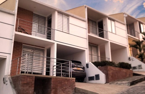 Anapoima House | Casa de Encanto en Anapoima con Piscina - A 3 min del centro