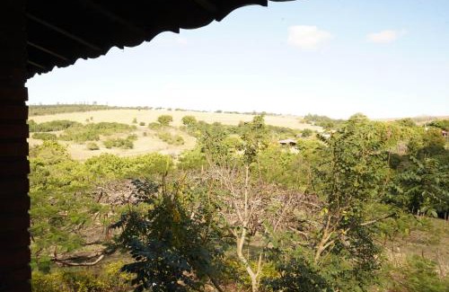 Sao Pedro Villa | Casa de Fazenda Histórica, Mergulhada na Natureza, com Vista Panorâmica Deslumbrante e Grande Varanda a 2 km do Centro