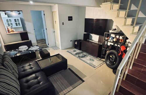 Santo Tomas House | Casa de Hombre